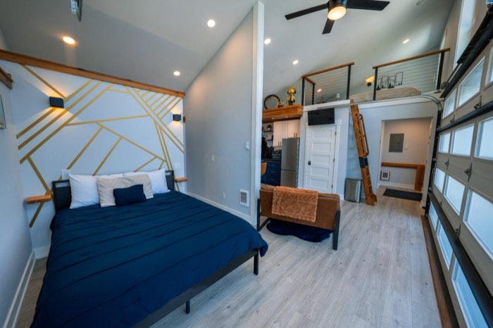 A bedroom in the Lakeside