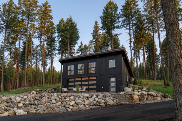 A Lakeside tiny home exterior