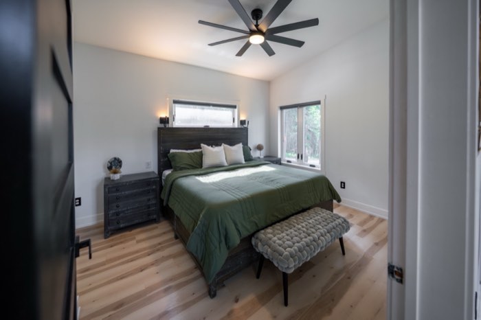 Another bedroom in the Swan